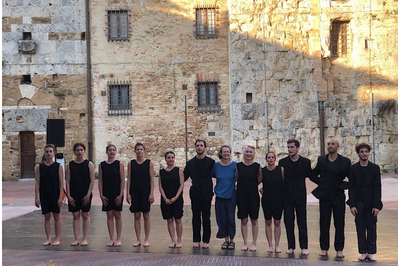 Silvana Barbarini e ex allievi del corso di Teatrodanza Civica scuola di Teatro Paolo Grassi di Milano