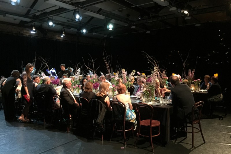 Festa per gli “Amici” della Queensland Ballet Company nella sala prova dei ballerini