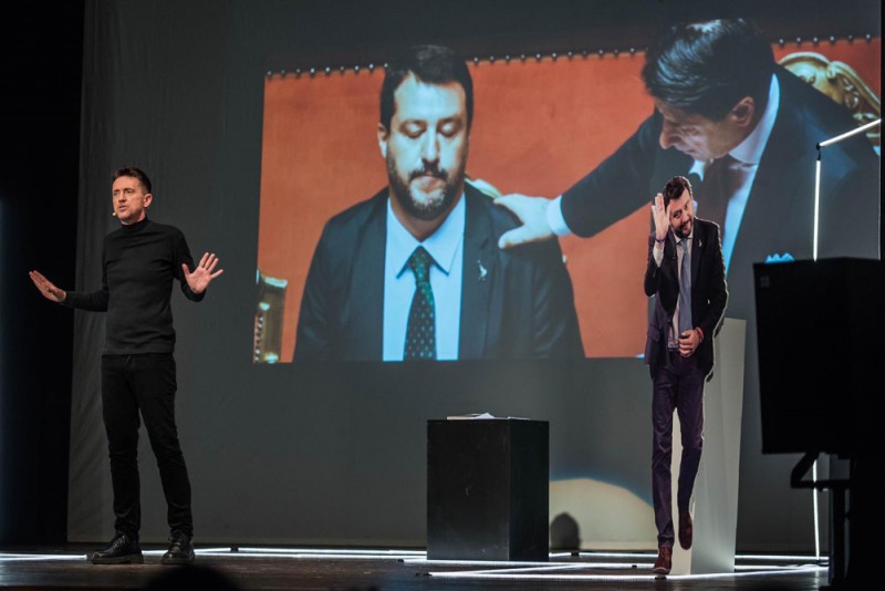 &quot;Il cazzaro verde&quot;, scritto, diretto e interpretato da Andrea Scanzi. Foto Fabio Chiodini