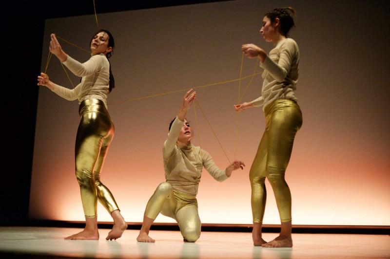 Il teatro è caduto nella rete… prove tecniche di futuro. Qualche riflessione su Anghiari Dance Hub e Residenze digitali. -di Nicola Arrigoni