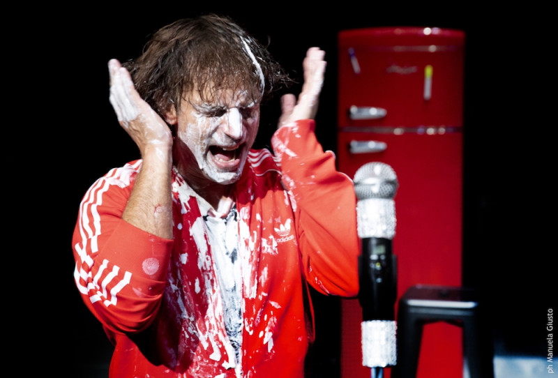 Fausto Cabra in &quot;Peng&quot;, regia Giacomo Bisordi. Foto Manuela Giusto