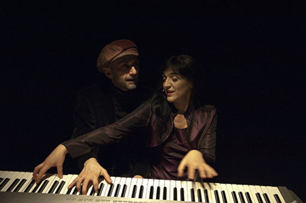 Elena Bucci e Dimitri Sillato in &quot;Barnum&quot;, regia Elena Bucci. Foto Piero Casadei
