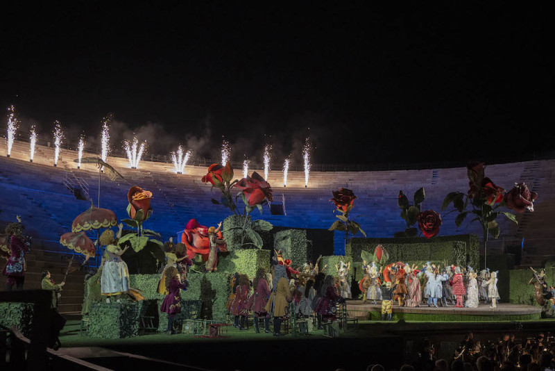 &quot;Il barbiere di Siviglia&quot;, regia Hugo De Ana. Foto ENNEVI