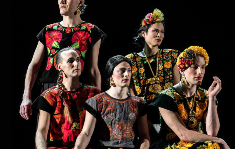 &quot;Sous les fleurs&quot;, coreografia Thomas Lebrun. Foto Fédéric Iovino