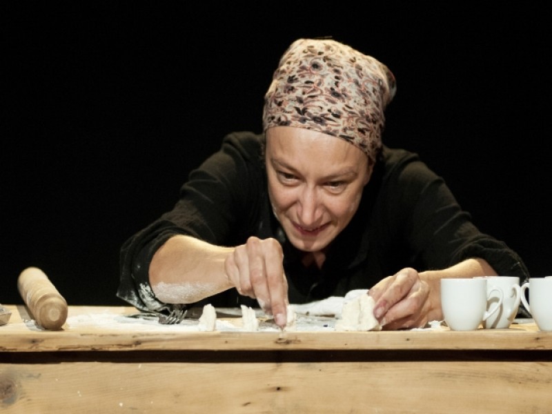 Arianna Scommegna in “Mater Strangosciàs”, regia Gigi dall’Aglio