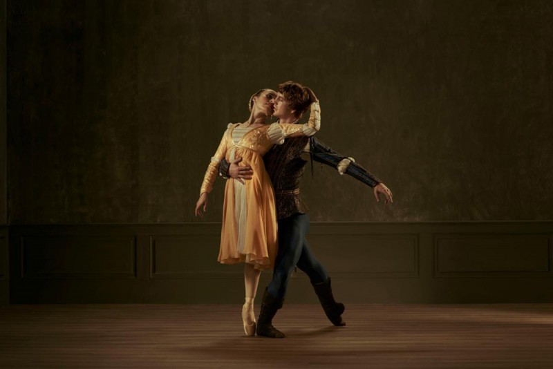 Madeleine Graham e Joseph Skelton in &quot;Romeo e Giulietta&quot;, coreografia Francesco Ventriglia. Foto Ross Brown