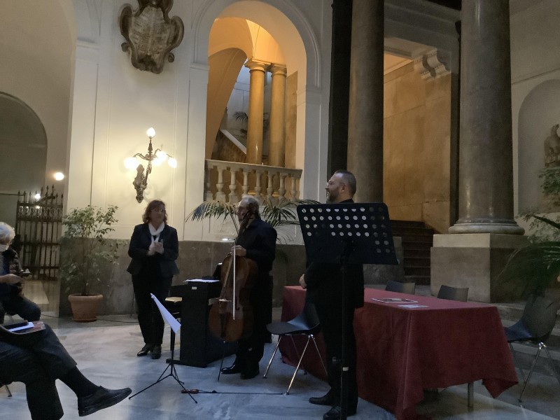 Giuseppe Esposito, accompagnato al piano da Rosalba Coniglio, al violoncello Giorgio Gasbarro