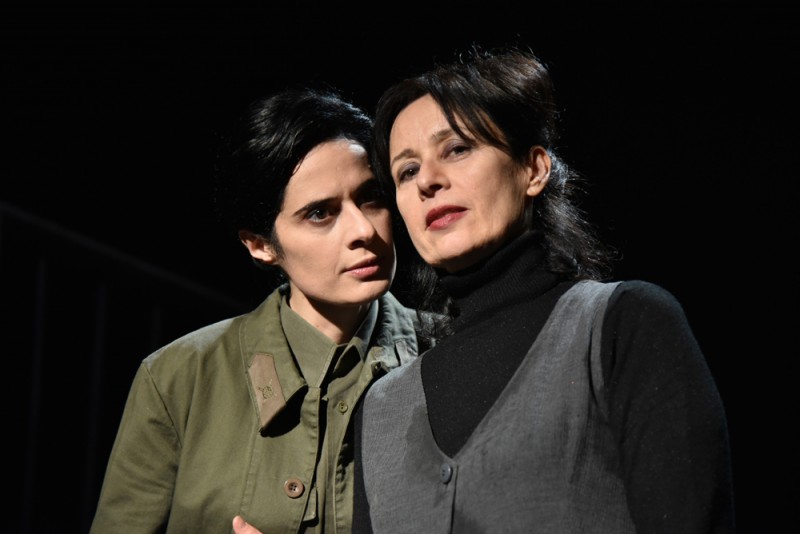 Cristina Borgogni e Annalisa Insardà in &quot;Medea&quot;,  regia Manuel Giliberti