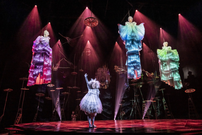 Kate Parr (High Fairy), Lisa Lambe (Fairy), Olivia Saunders (High Fairy) &amp; Rumi Sutton (High Fairy) in Hex at the National Theatre. Foto Johan Persson.