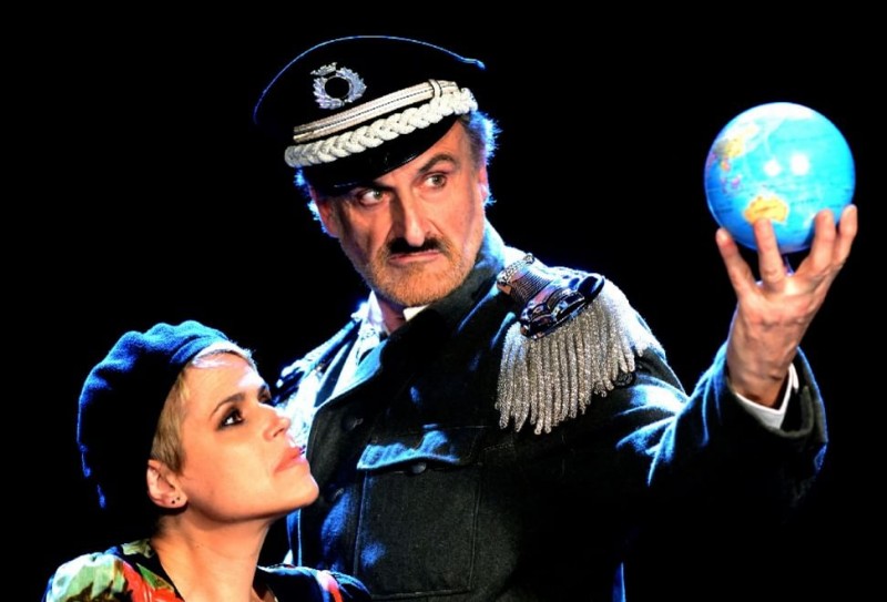 Massimo Venturiello e Tosca in &quot;Il grande Dittatore&quot;,  regia Giuseppe Marini e Massimo Venturiello