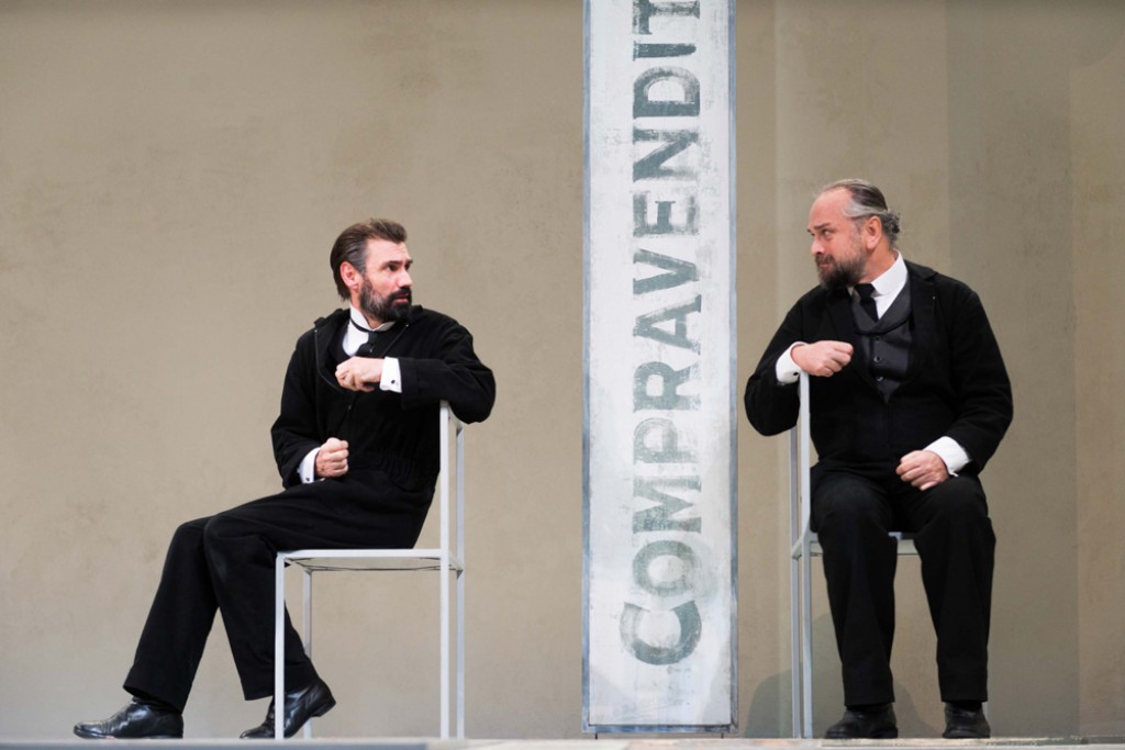 Fabrizio Gifuni e Massimo Popolizio in &quot;Lehman Trilogy&quot;, regia Luca Ronconi. Foto Marasco