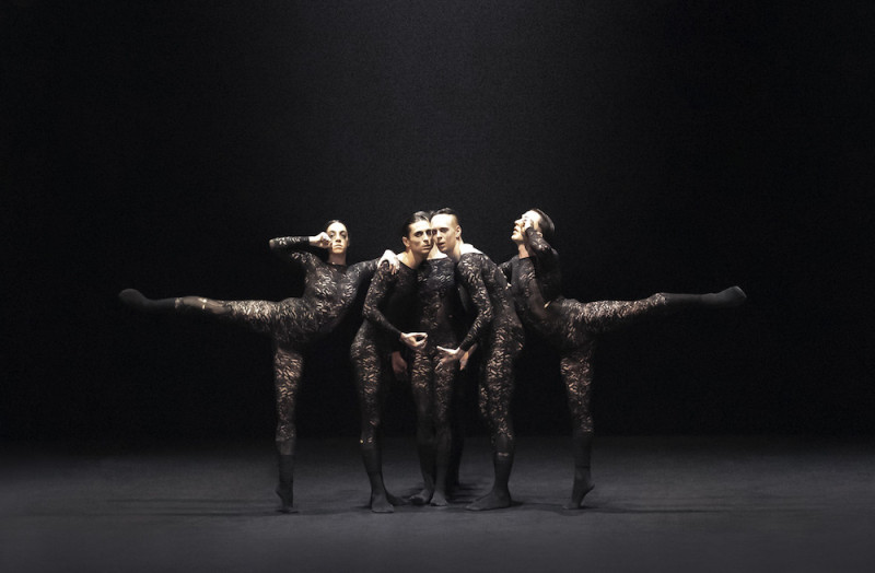 &quot;Into the hairy&quot;, coreografia Sharon Eyal. Foto Katerina Jebb