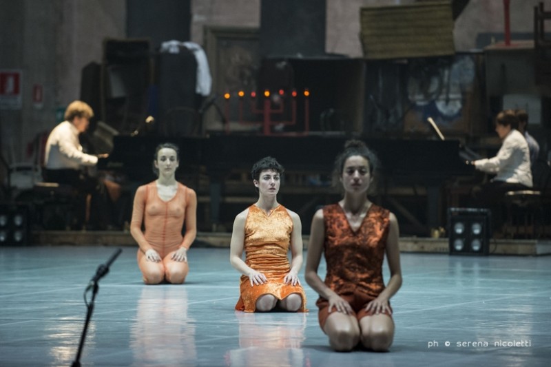 &quot;La Nona&quot;, coreografia e regia Roberto Zappala