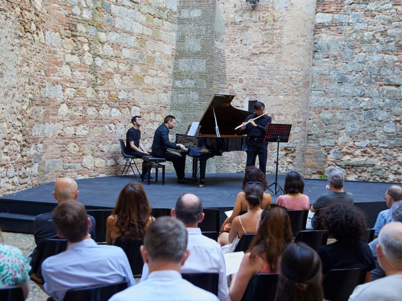 Roberto Pasquini, flauto. Alessio Tiezzi, pianoforte